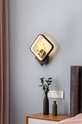 SPARKWORLD Square Deer LED Wall Light | Black Finish Decorative Wall Lamp with Golden Antler | Free Size | Modern Accent Lighting | Colour: Square Black